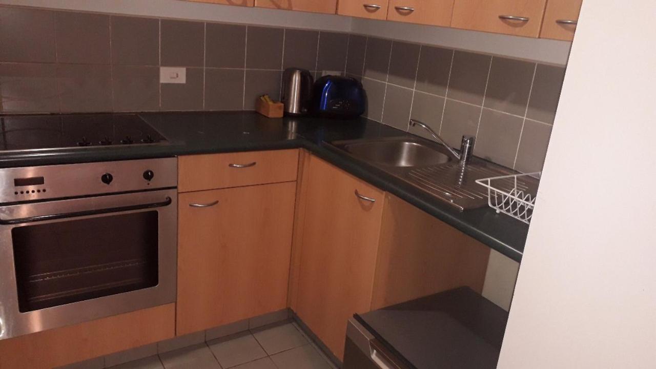 Central One Bedroom Apartment Оукланд Екстериор снимка
